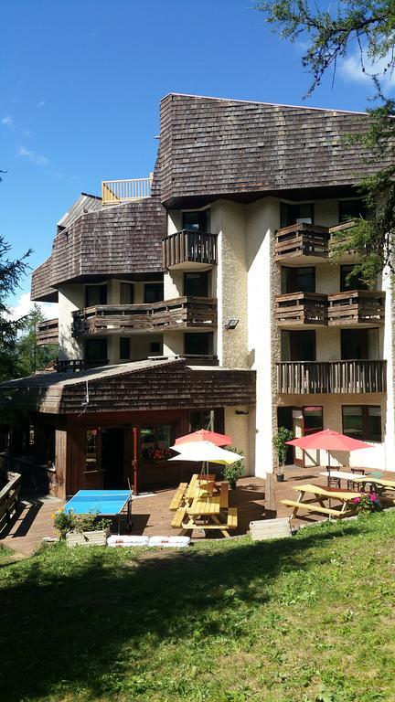 Hotel Les Trappeurs Les Orres Exterior foto