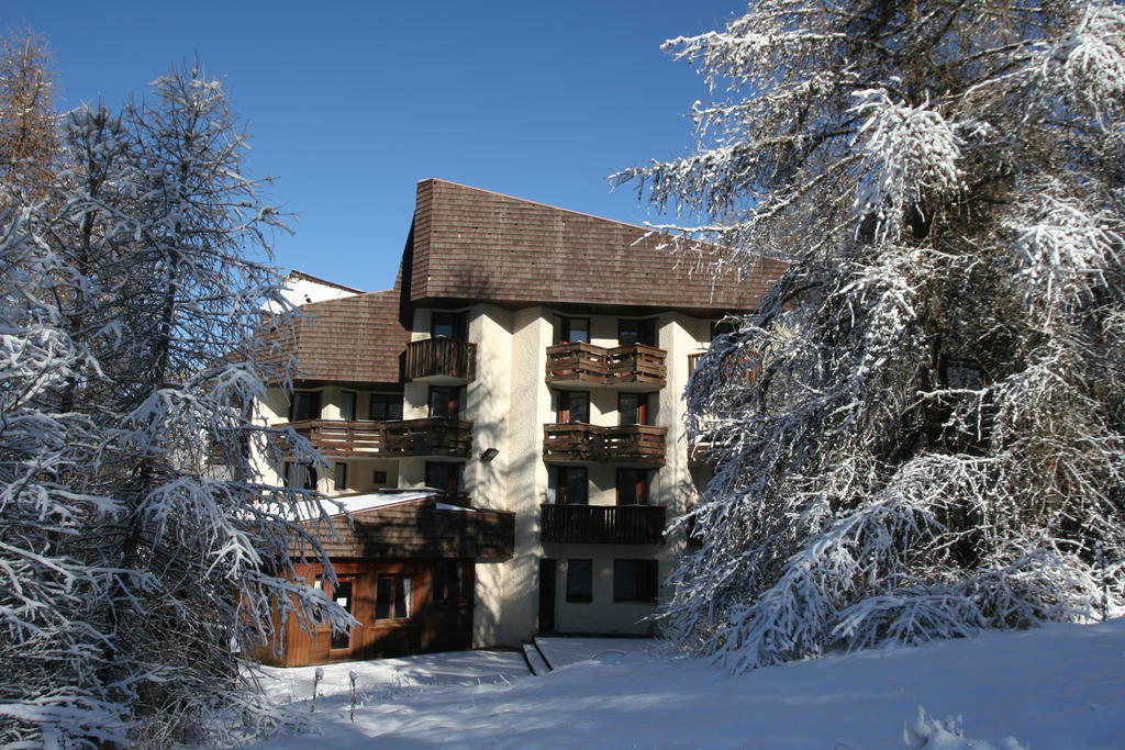 Hotel Les Trappeurs Les Orres Exterior foto